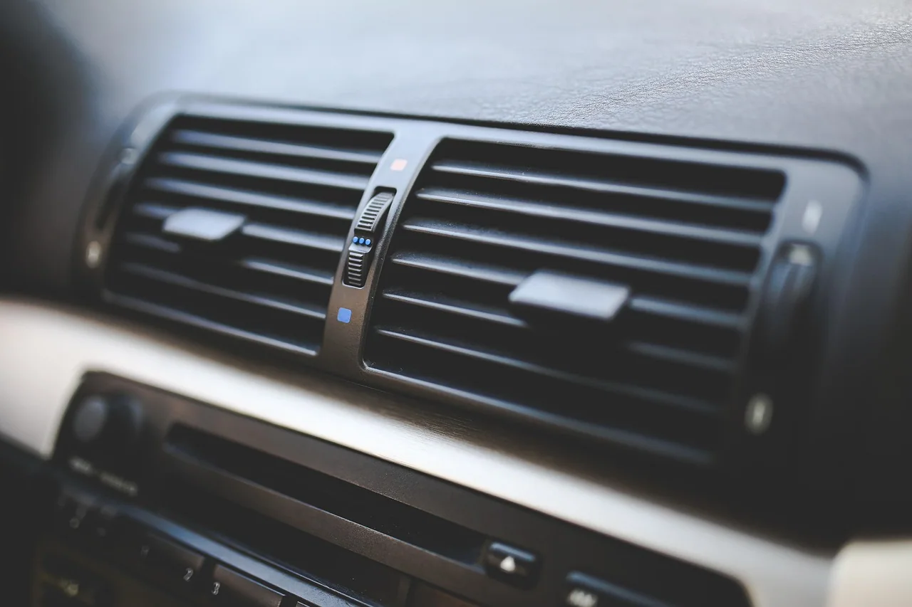 Vehicle receiving air conditioning diagnosis near Berowra
