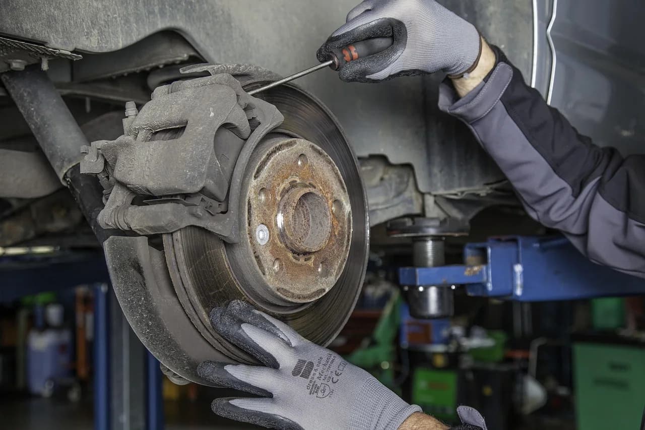 Vehicle receiving logbook servicing near Asquith